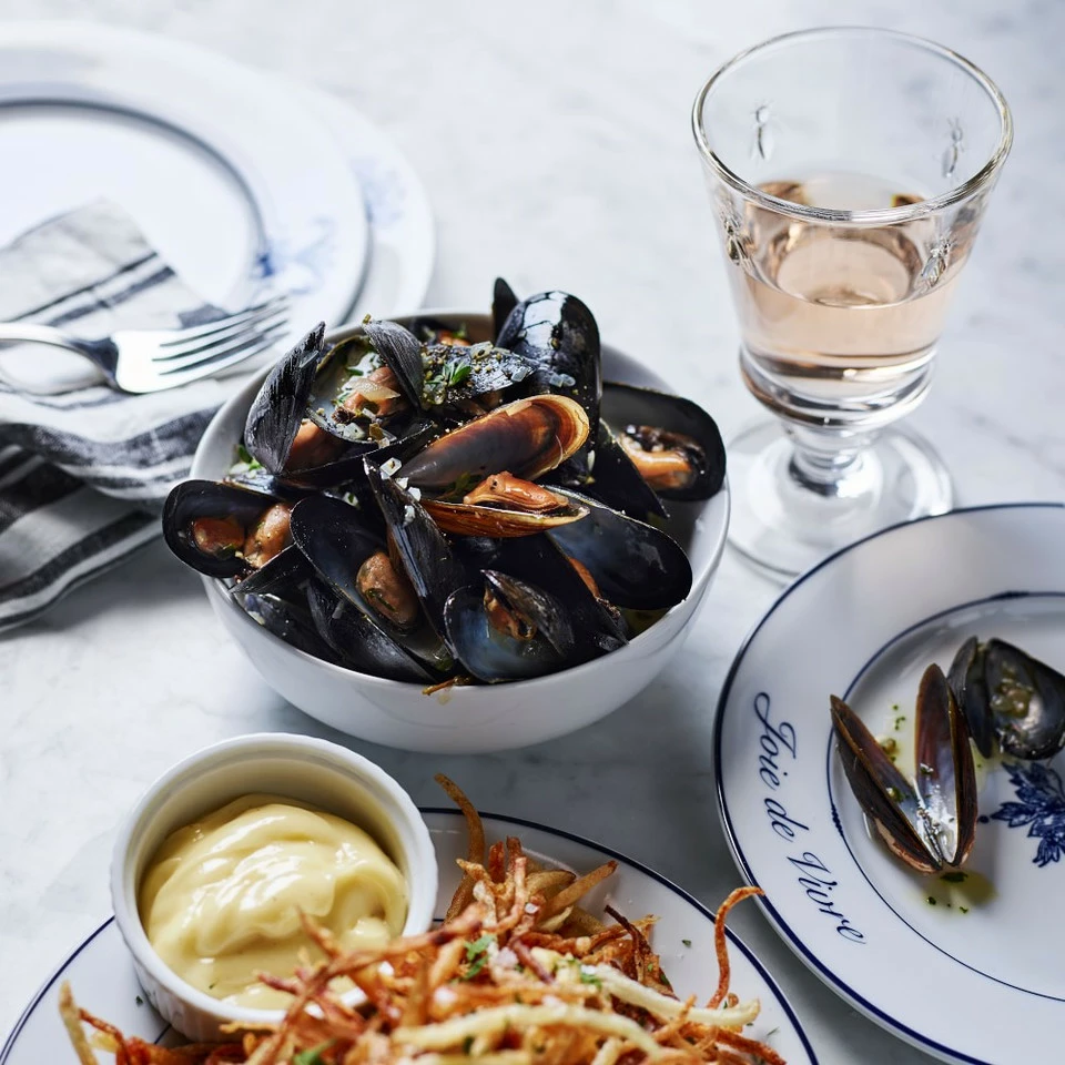 La Rochere Bee Goblets - Image 3