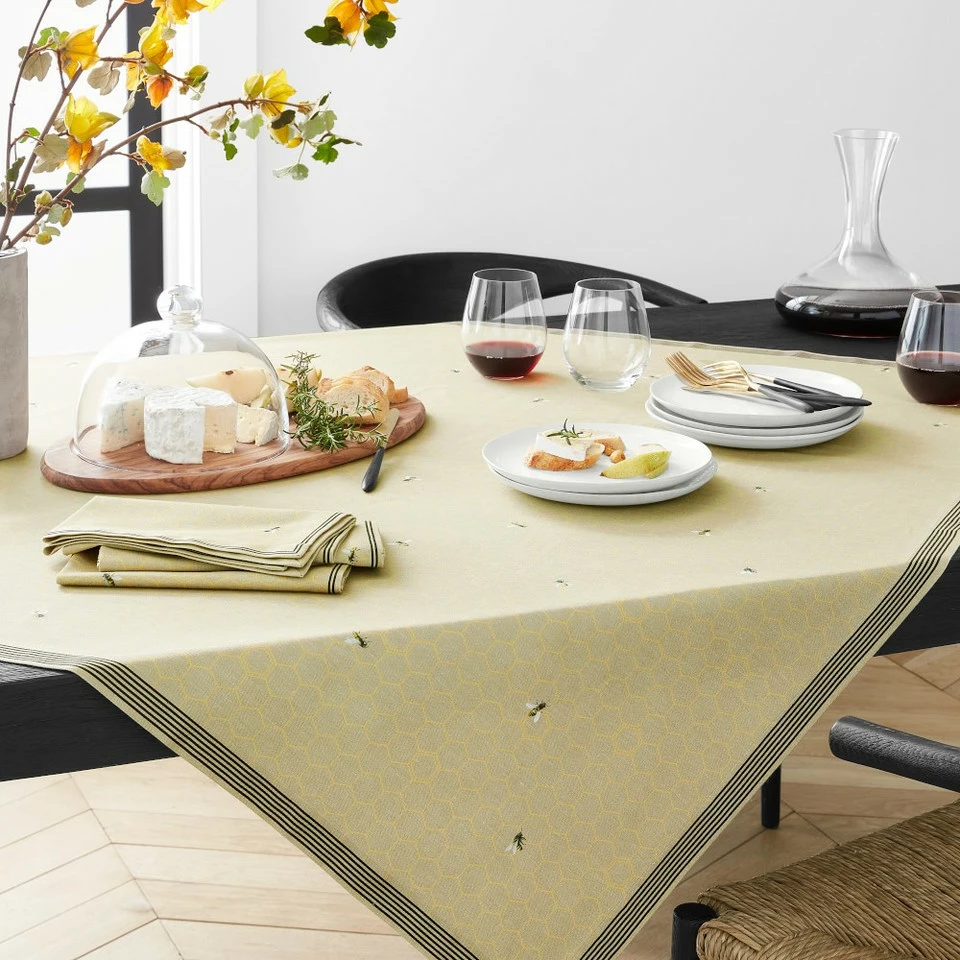 Bee Table Throw