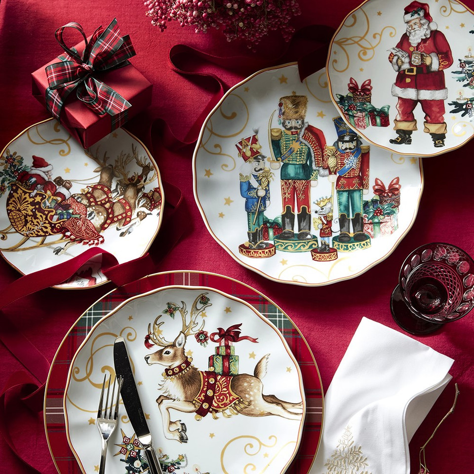 https://www.cookwaress.com/wp-content/uploads/2023/02/twas-the-night-before-dinnerware-collection-202240-0050-twas-the-night-before-christmas-salad-plates-z.jpg