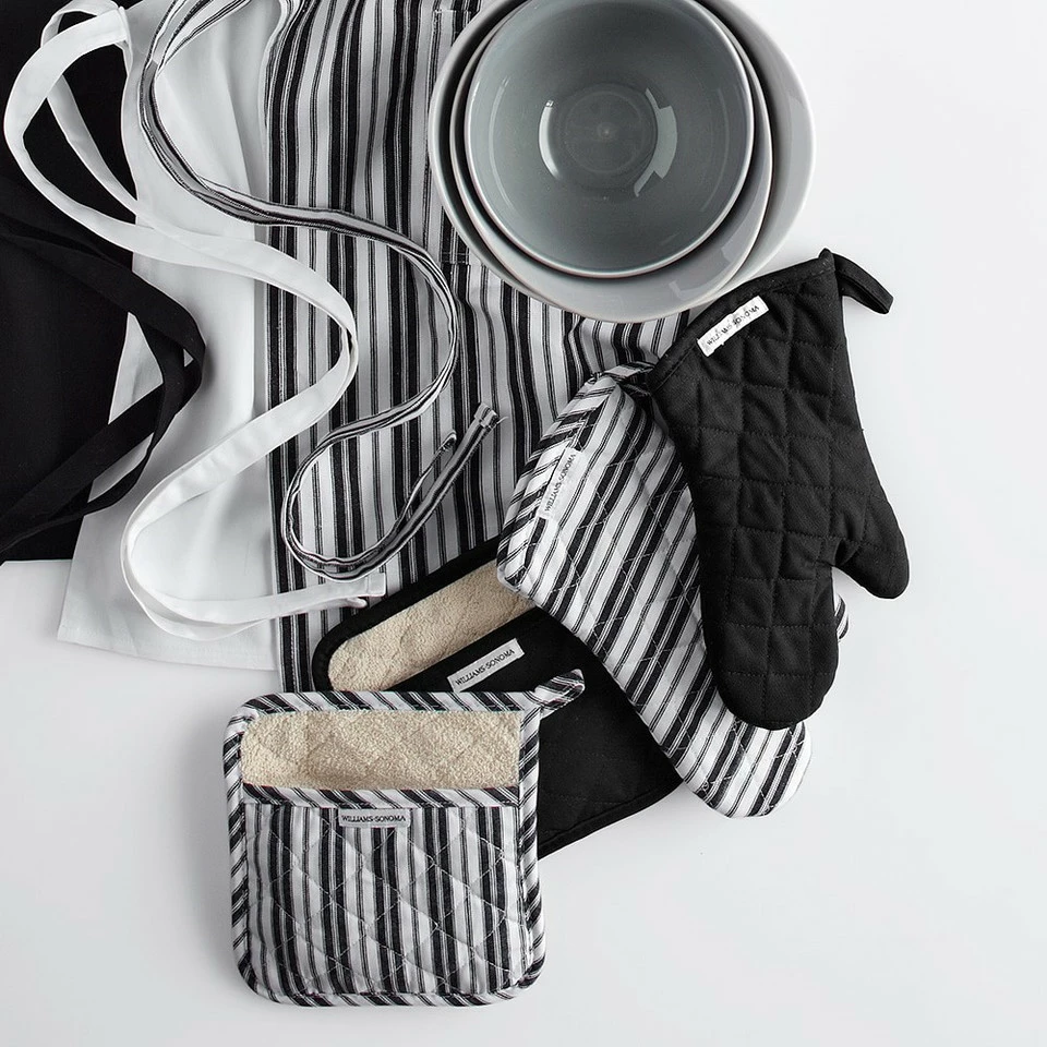 Williams Sonoma Classic Stripe Oven Mitt - Image 2